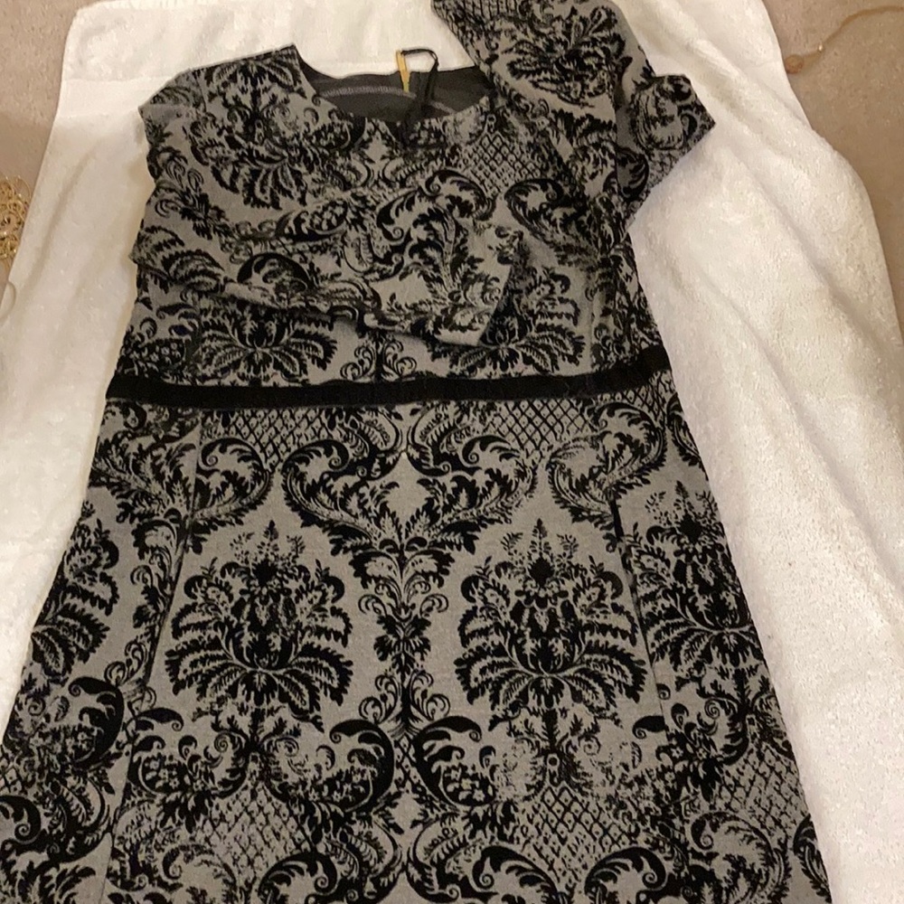 Black and gray 3/4 sleeve dress with green zipper